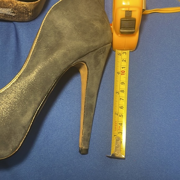 5 in Heels - Picture 4 of 5